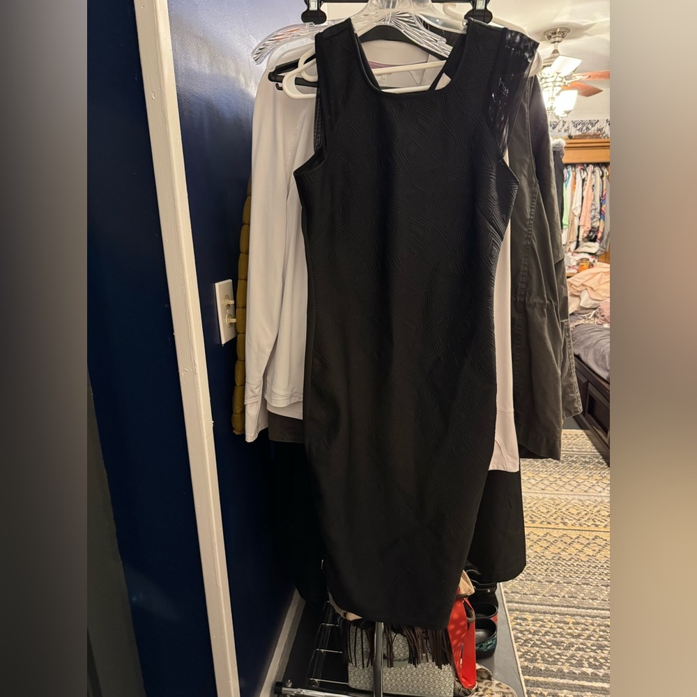 Sans Souci Elegant Black Midi Dress